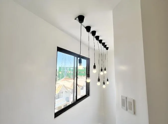 New Modern Near Airport &
