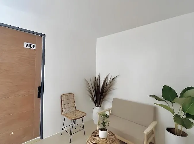 New Modern Near Airport & Apartment